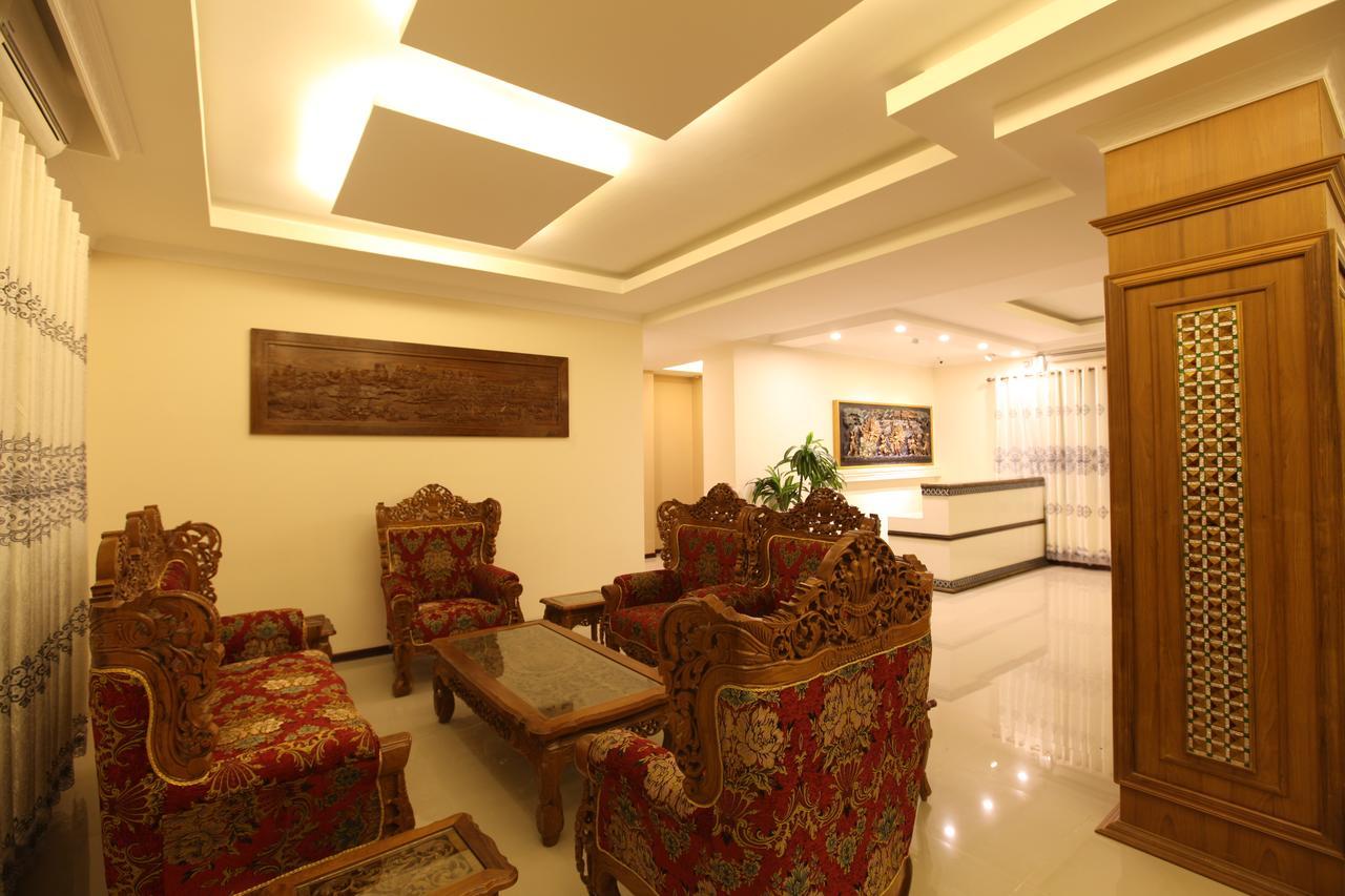 The Hotel Emperor-Inle Nyaung Shwe Exterior photo
