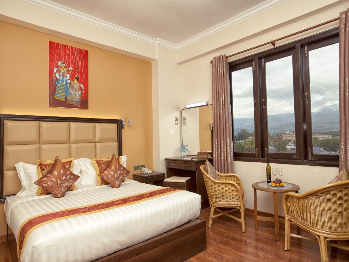 The Hotel Emperor-Inle Nyaung Shwe Exterior photo