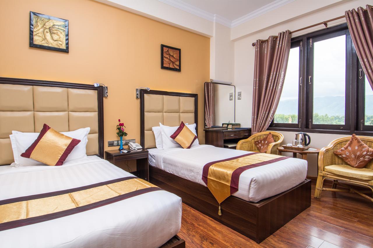 The Hotel Emperor-Inle Nyaung Shwe Exterior photo