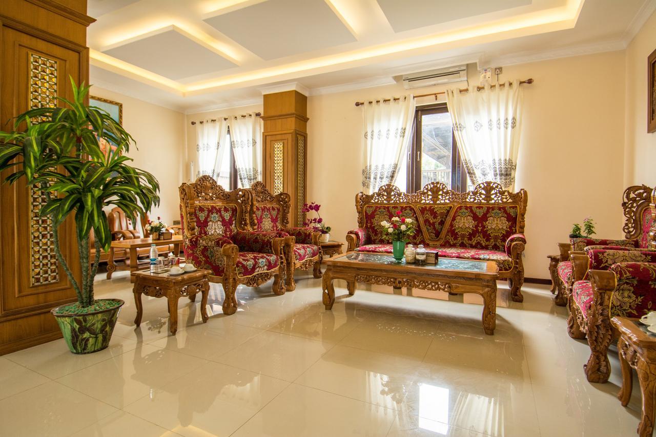 The Hotel Emperor-Inle Nyaung Shwe Exterior photo
