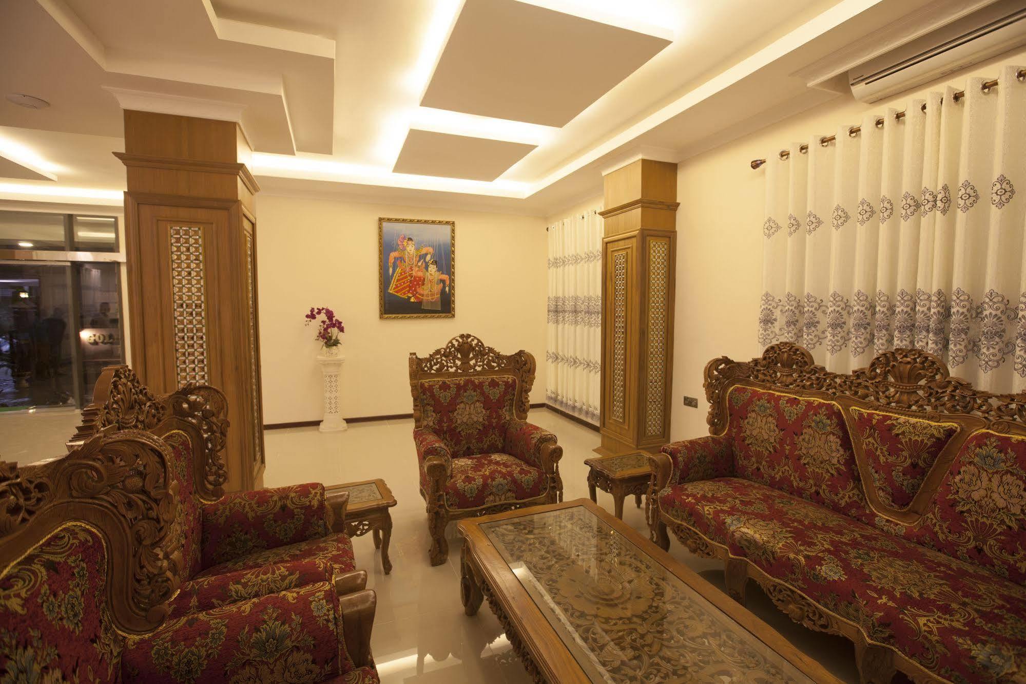 The Hotel Emperor-Inle Nyaung Shwe Exterior photo