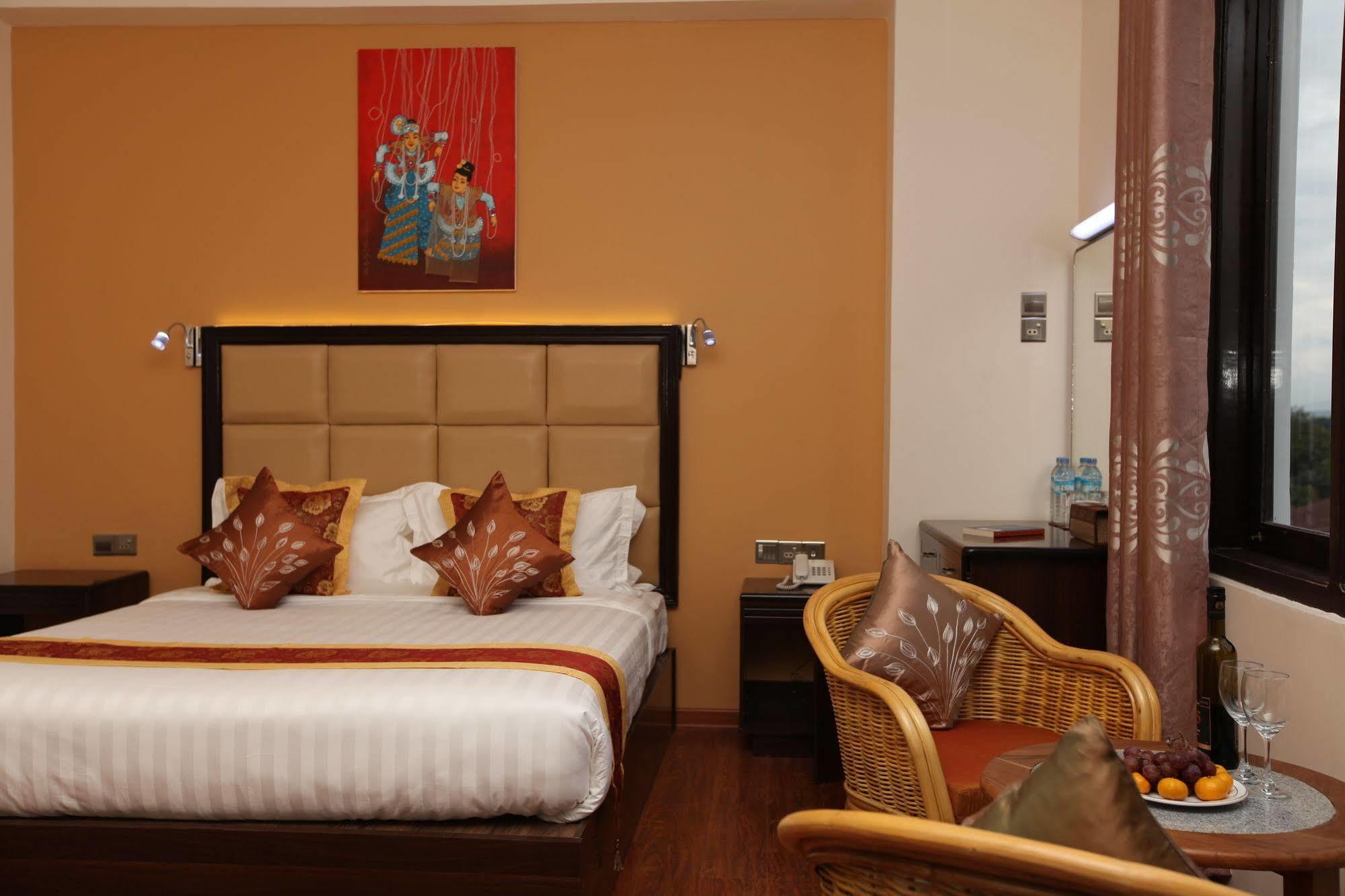 The Hotel Emperor-Inle Nyaung Shwe Exterior photo