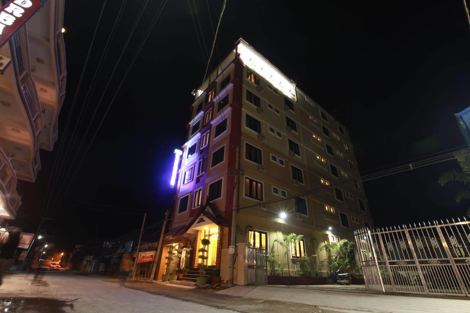 The Hotel Emperor-Inle Nyaung Shwe Exterior photo
